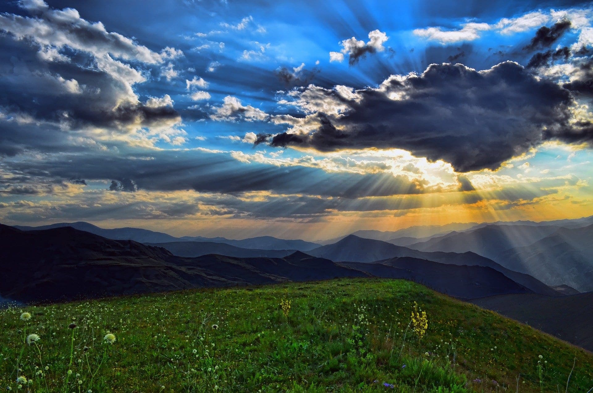 89.5 KVNE East Texas Christian Radio Peace-in-Crisis-Heard-On-Air-Blog-Featured-Image